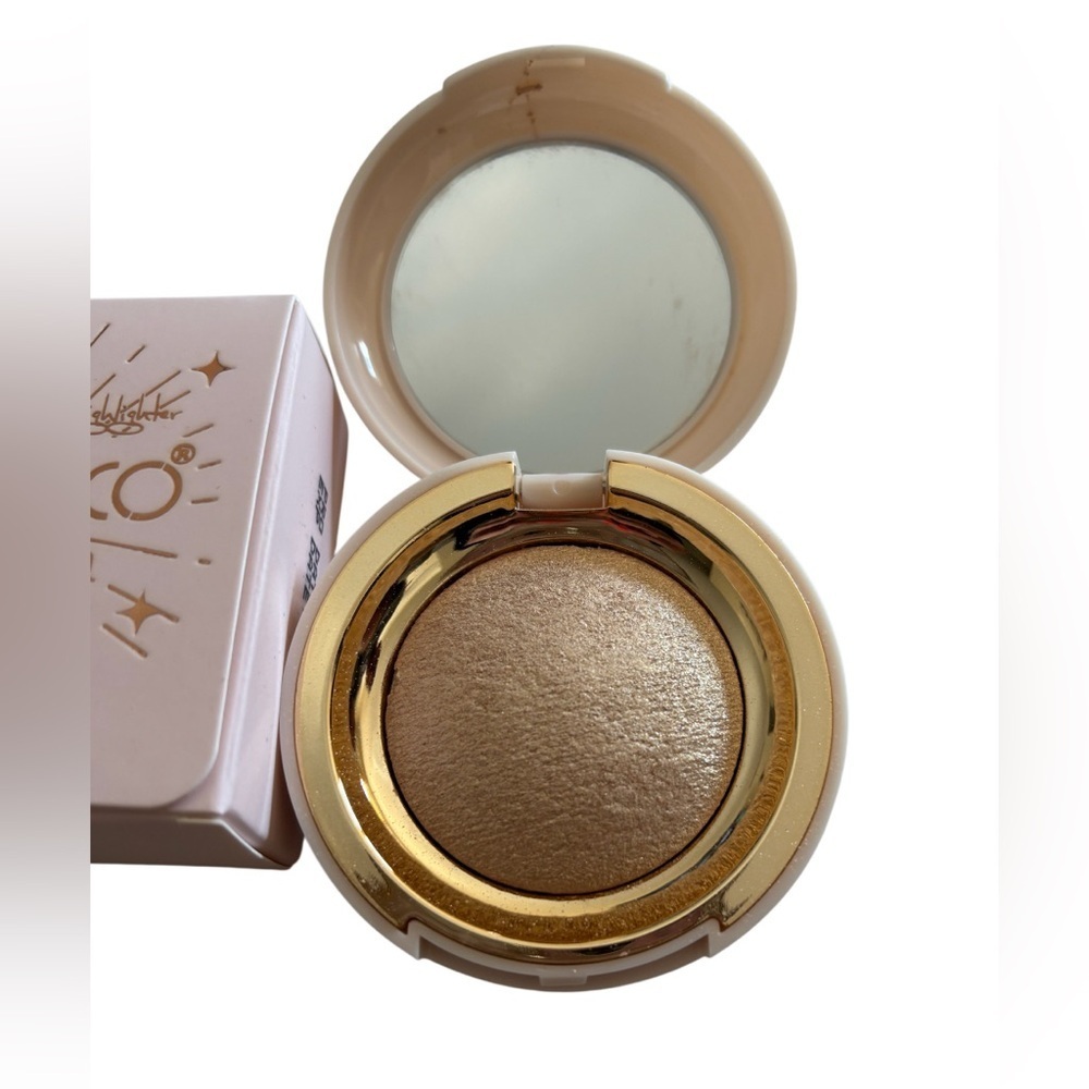 Kevin & Coco Baked Highlighter